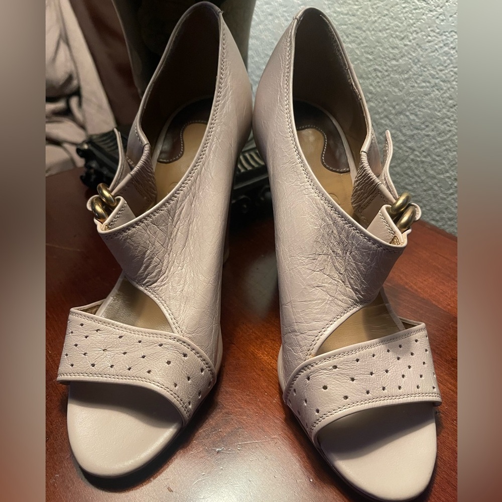 Chloe Heels 38.5 Blush/Neutral goes with everything!